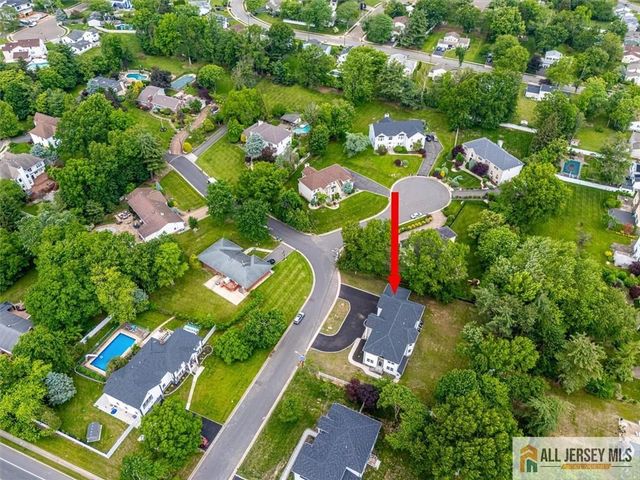 4 Hemlock Drive, Edison, NJ 08820