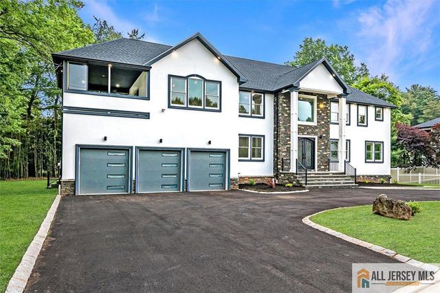 4 Hemlock Drive, Edison, NJ 08820