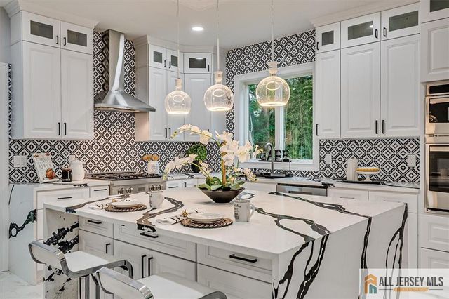 4 Hemlock Drive, Edison, NJ 08820