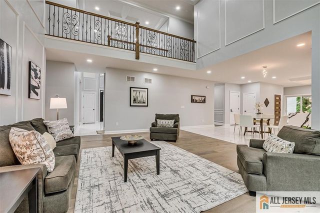 4 Hemlock Drive, Edison, NJ 08820