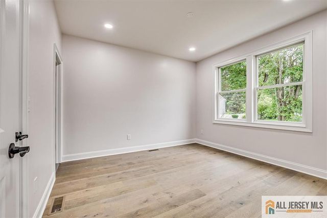 4 Hemlock Drive, Edison, NJ 08820