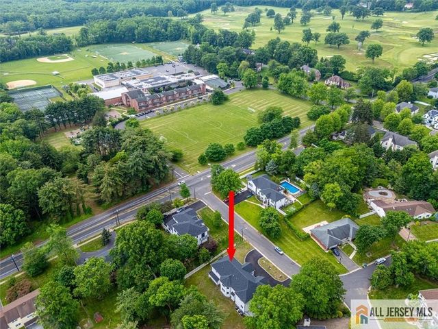 4 Hemlock Drive, Edison, NJ 08820