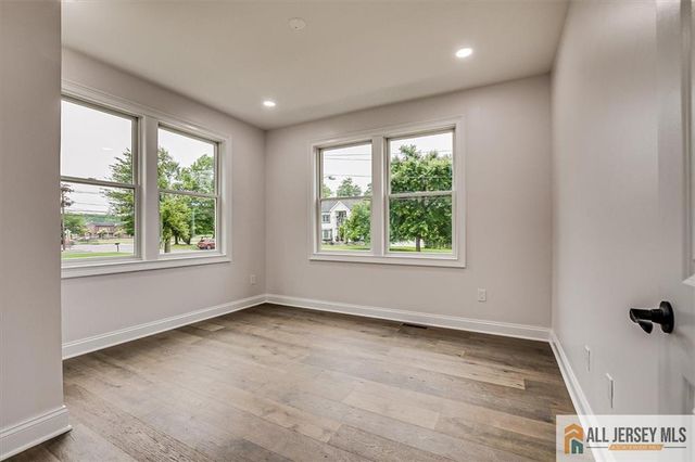 4 Hemlock Drive, Edison, NJ 08820