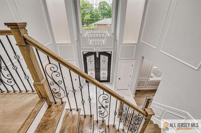 4 Hemlock Drive, Edison, NJ 08820