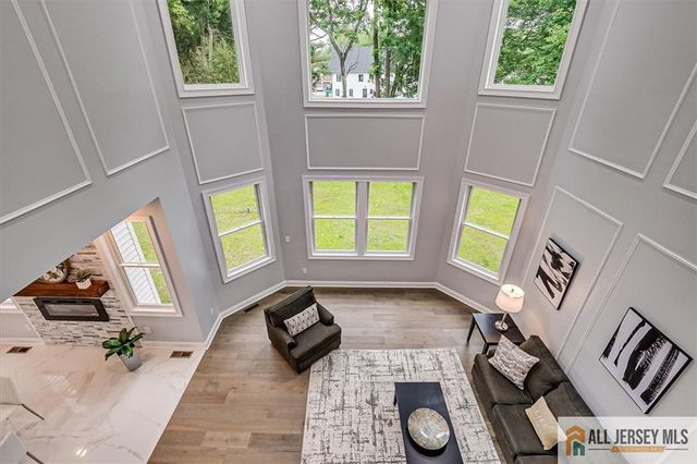 4 Hemlock Drive, Edison, NJ 08820