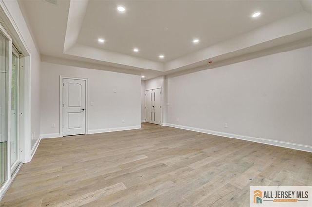 4 Hemlock Drive, Edison, NJ 08820