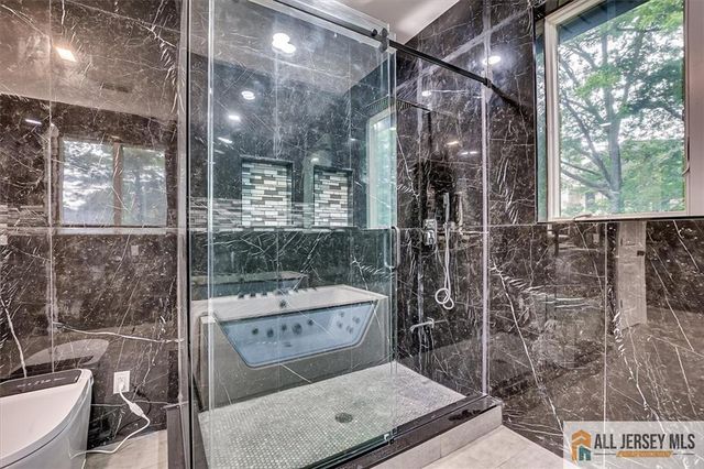 4 Hemlock Drive, Edison, NJ 08820