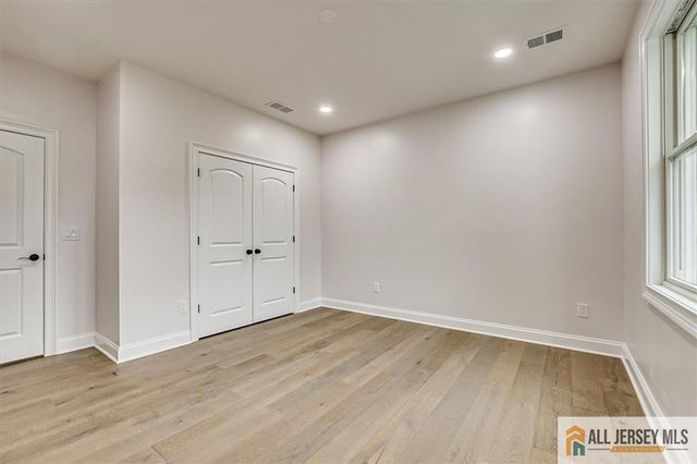 4 Hemlock Drive, Edison, NJ 08820