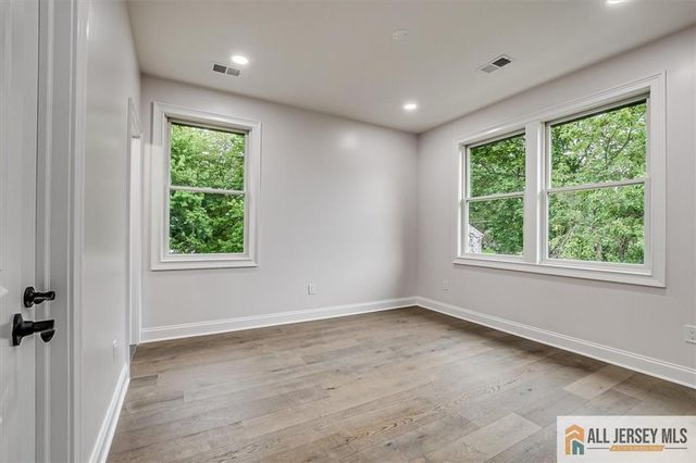 4 Hemlock Drive, Edison, NJ 08820