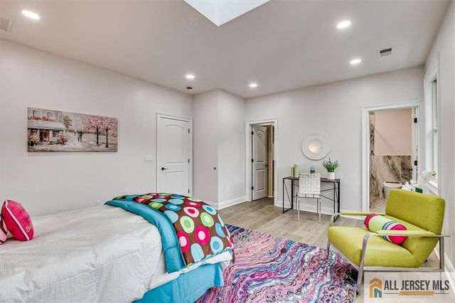 4 Hemlock Drive, Edison, NJ 08820