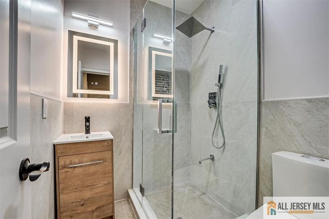 4 Hemlock Drive, Edison, NJ 08820