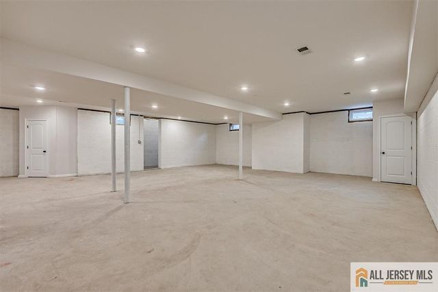 4 Hemlock Drive, Edison, NJ 08820