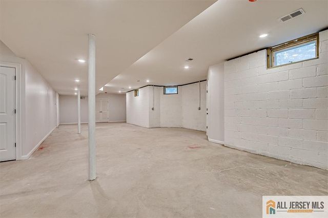 4 Hemlock Drive, Edison, NJ 08820