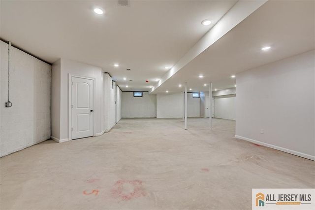 4 Hemlock Drive, Edison, NJ 08820