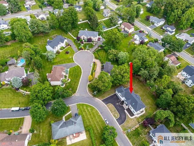 4 Hemlock Drive, Edison, NJ 08820