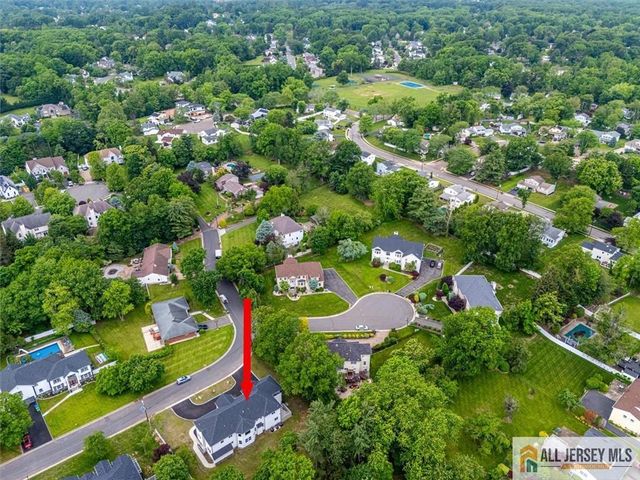 4 Hemlock Drive, Edison, NJ 08820