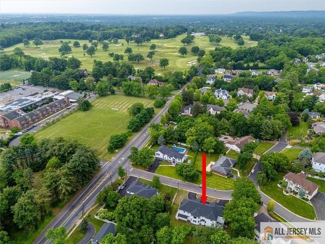 4 Hemlock Drive, Edison, NJ 08820