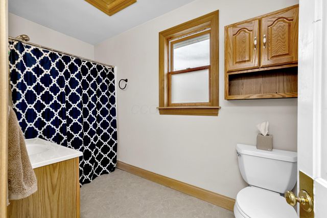 77 W Lincoln Avenue, Delaware, OH 43015