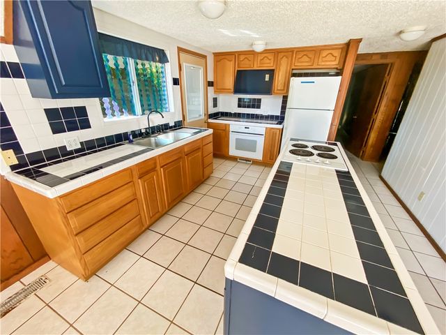 80 NC 3350, Marble Falls, AR 72648
