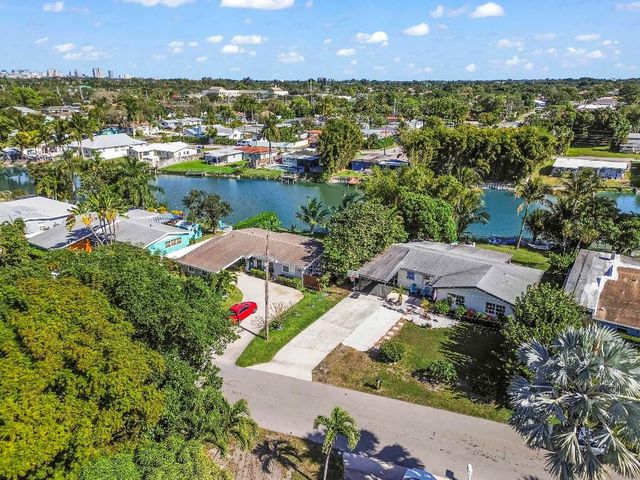 1080 W Shore Drive, West Palm Beach, FL 33406