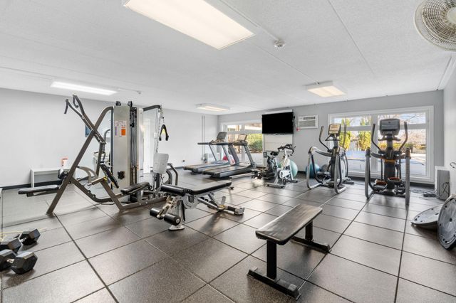 4820 Park Commons Drive 21, Saint Louis Park, MN 55416