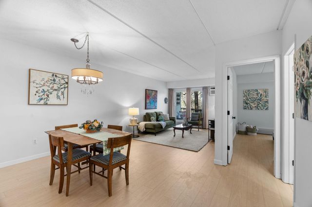 4820 Park Commons Drive 21, Saint Louis Park, MN 55416