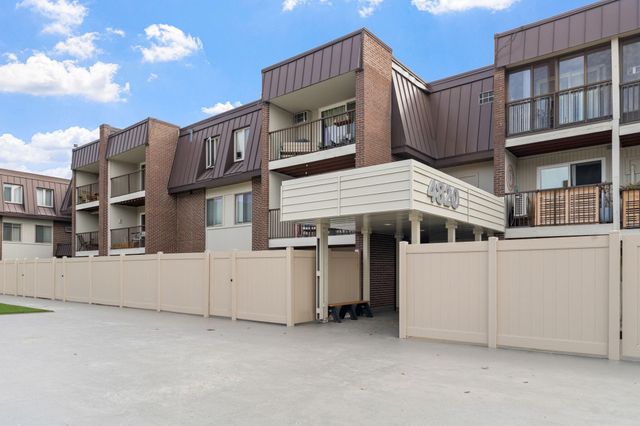 4820 Park Commons Drive 21, Saint Louis Park, MN 55416