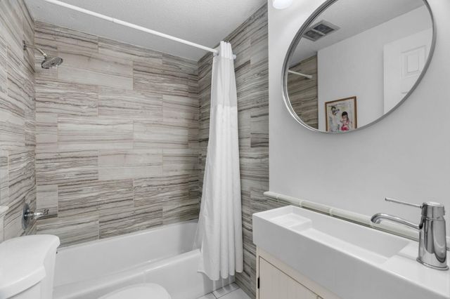 4820 Park Commons Drive 21, Saint Louis Park, MN 55416