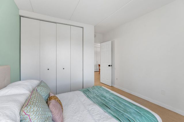 4820 Park Commons Drive 21, Saint Louis Park, MN 55416