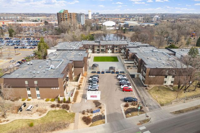 4820 Park Commons Drive 21, Saint Louis Park, MN 55416