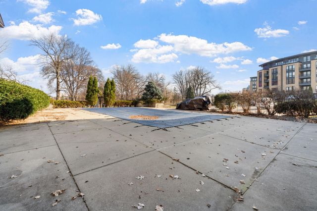 4820 Park Commons Drive 21, Saint Louis Park, MN 55416