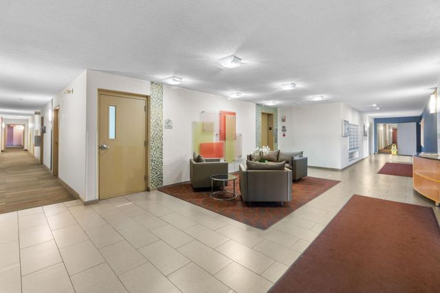 4820 Park Commons Drive 21, Saint Louis Park, MN 55416