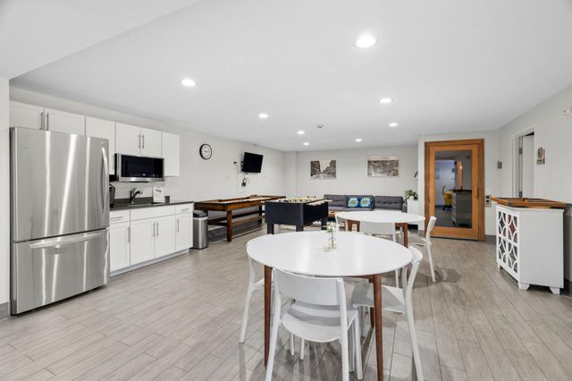 4820 Park Commons Drive 21, Saint Louis Park, MN 55416