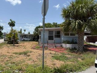 8500 SW 15th Court, Davie, FL 33324