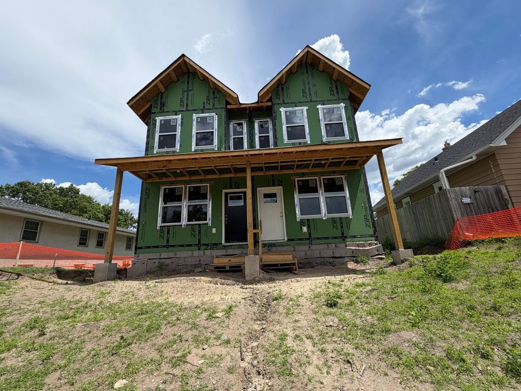 4238 Fremont Avenue N, Minneapolis, MN 55412