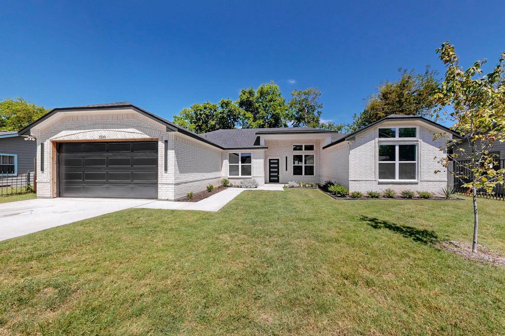 1220 Lonsdale Avenue, Dallas, TX 75217