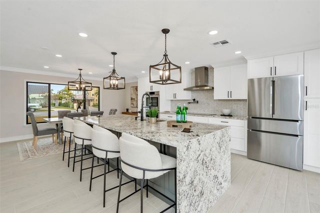 825 116TH AVENUE, Treasure Island, FL 33706