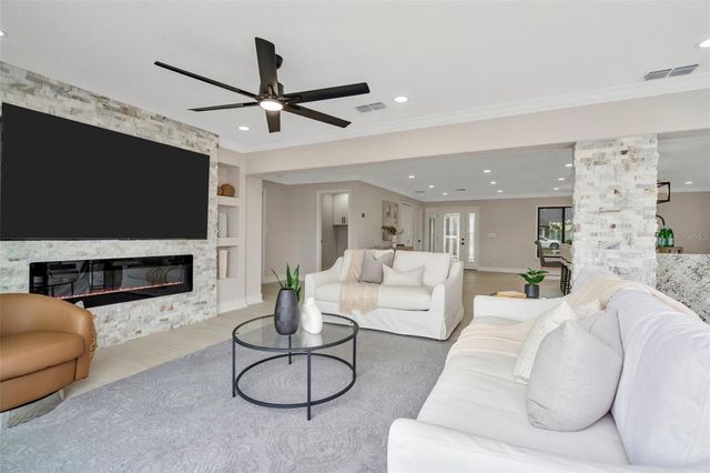 825 116TH AVENUE, Treasure Island, FL 33706