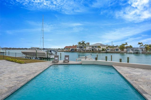 825 116TH AVENUE, Treasure Island, FL 33706