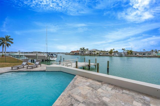 825 116TH AVENUE, Treasure Island, FL 33706