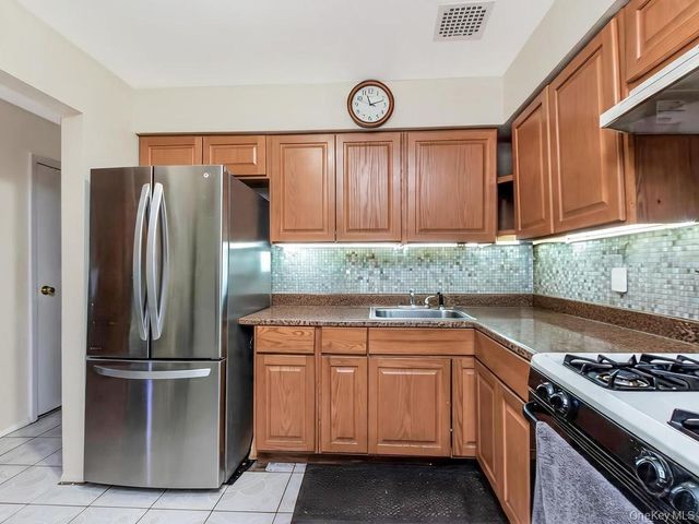 3683 Boller Avenue, Bronx, NY 10466