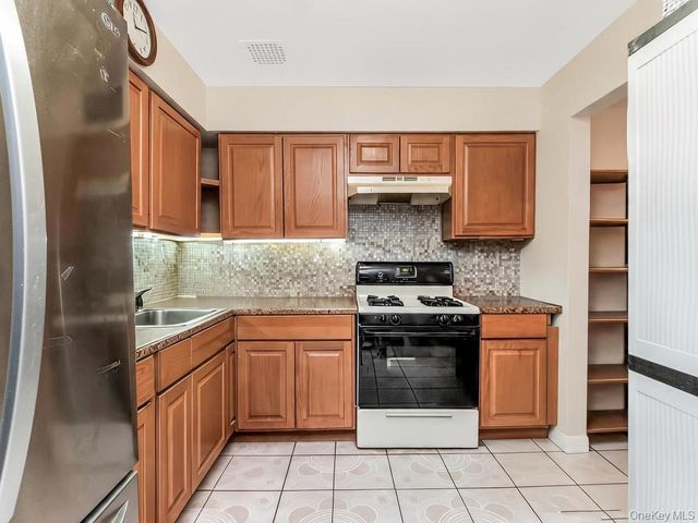 3683 Boller Avenue, Bronx, NY 10466