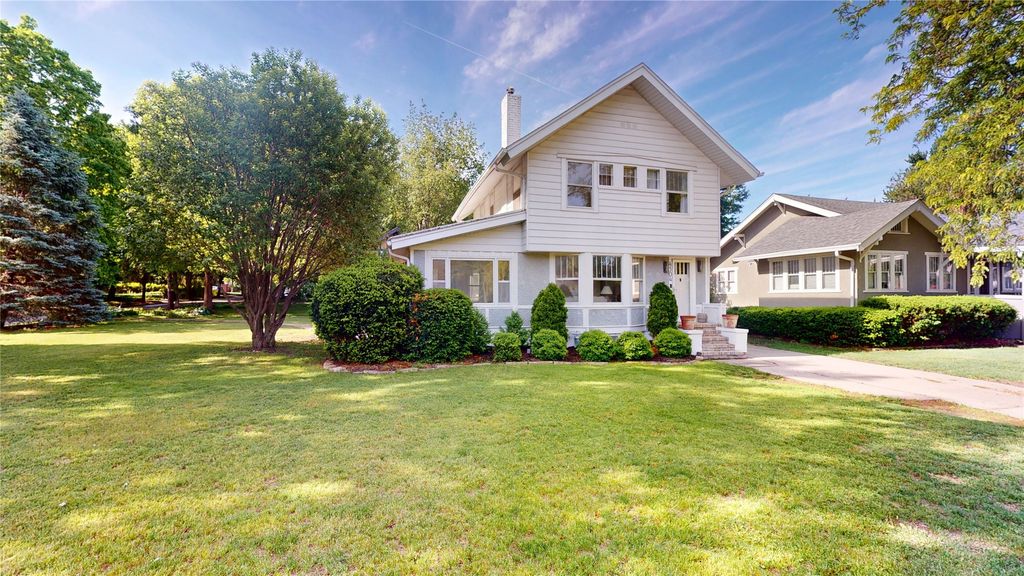 4504 Kingman Boulevard, Des Moines, IA 50311