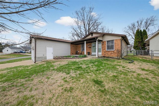 19 Estes Parkway, St Louis, MO 63125