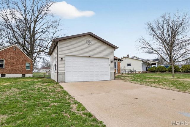 19 Estes Parkway, St Louis, MO 63125