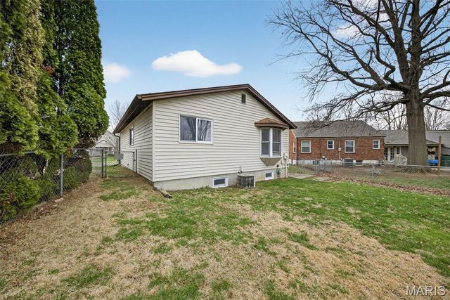 19 Estes Parkway, St Louis, MO 63125