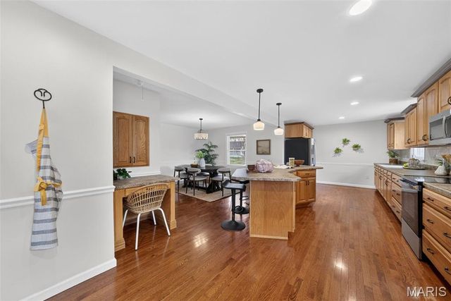 19 Estes Parkway, St Louis, MO 63125