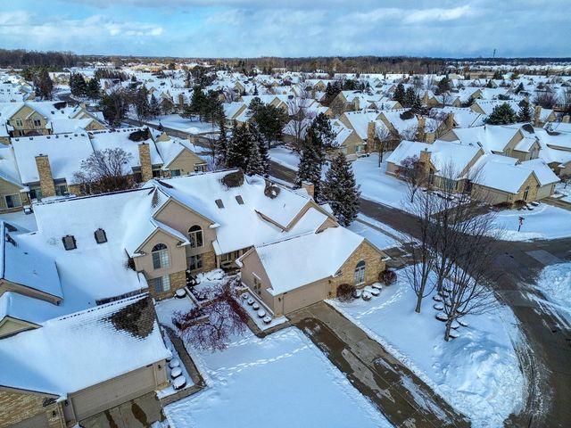 16767 W Cobblestone West Boulevard, Macomb Twp, MI 48042