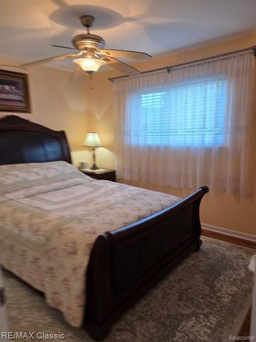 26574 Collingwood Street, Roseville, MI 48066