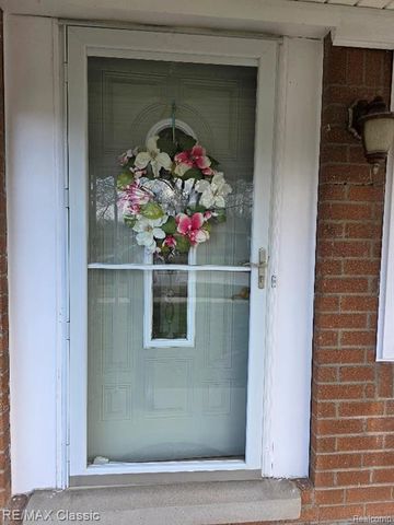 26574 Collingwood Street, Roseville, MI 48066